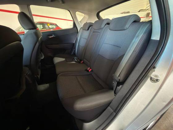 HYUNDAI I30 2.0 MPI 16V GASOLINA 4P MANUAL